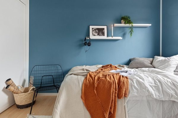 White Pillow - Image 2